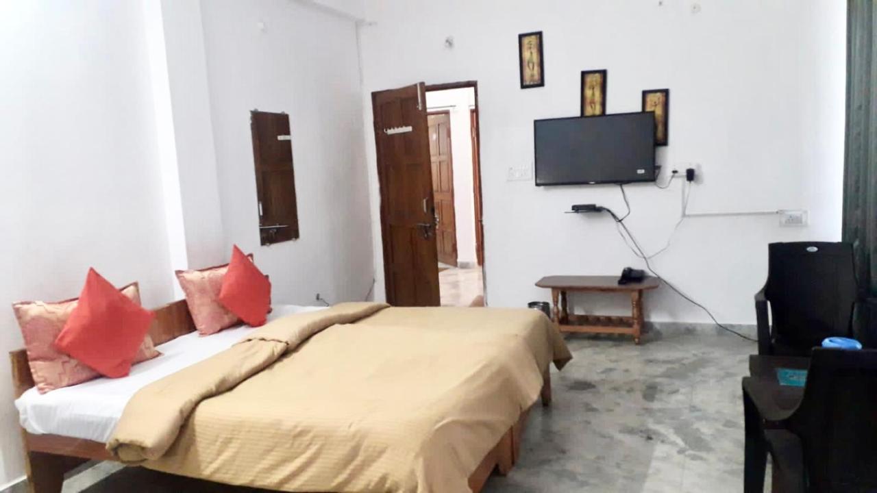 Peacock Hill Homestay โบปาล ภายนอก รูปภาพ